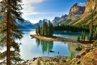 Spirit Island im Maligne Lake